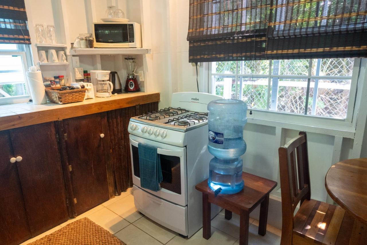 Hummingbirds Cabins キー・カーカー エクステリア 写真